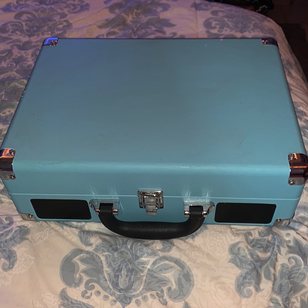 victrola suitcase record player